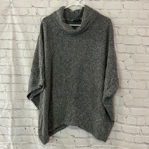Luca Vanucci Italian Boxy Gray Turtleneck Short Sleeve Sweater